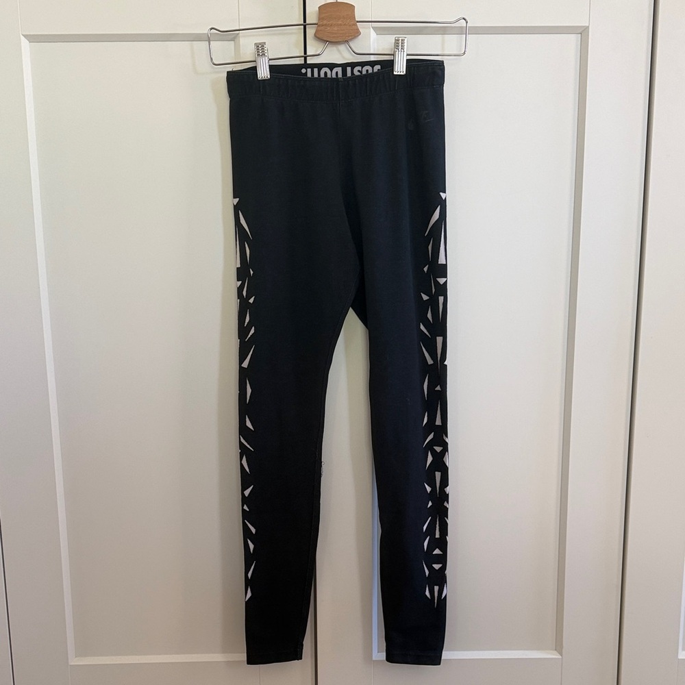 Nike Black Leggings with White Geometric Pattern